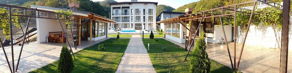 Vila Hercules Дубова Экстерьер фото