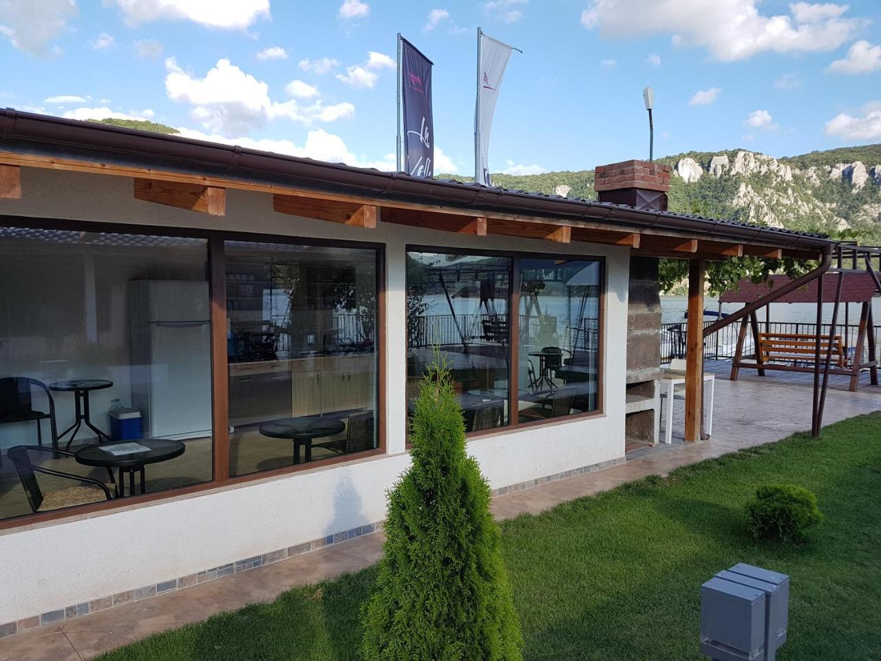 Vila Hercules Дубова Экстерьер фото